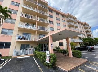 16465 NE 22nd Ave APT 104, North Miami Beach, FL 33160