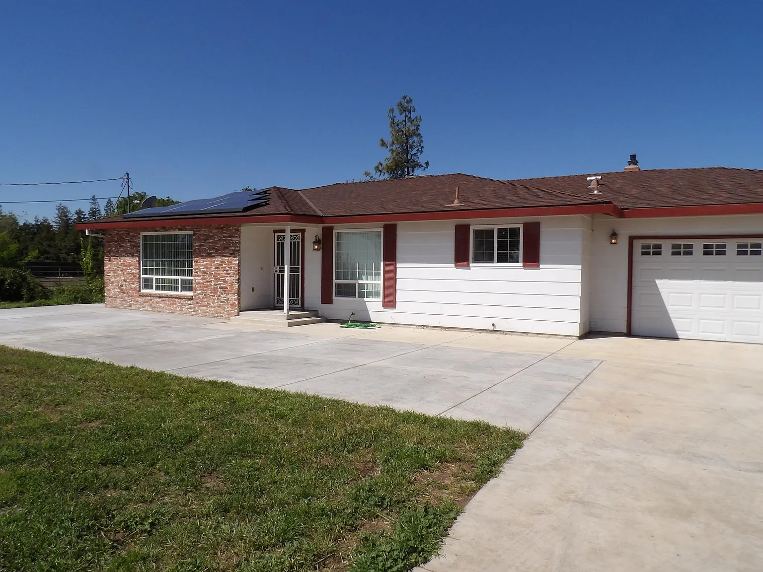 3829 N Lake Rd photo 1