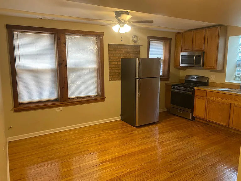 1608 N Luna Ave — Photo 5