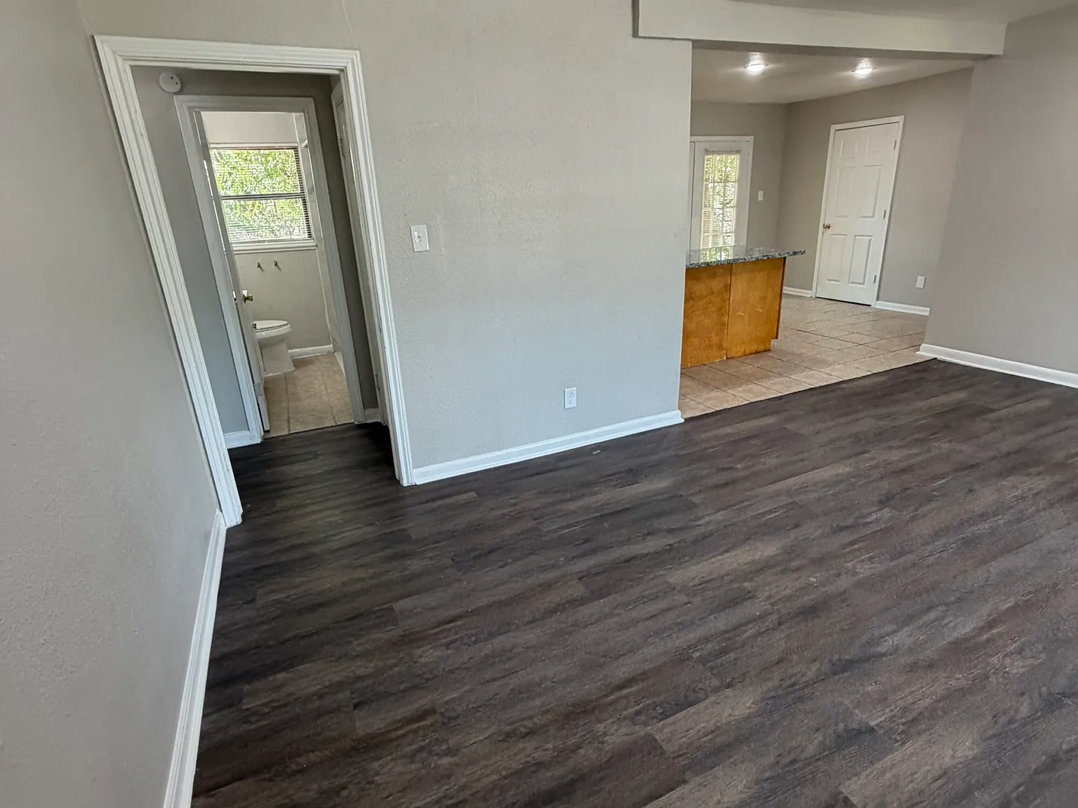 3 bed, 1200 sqft, $1,400 — Photo 4