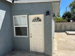 7537-7539 Loma Verde Ave, Canoga Park, CA 91303
