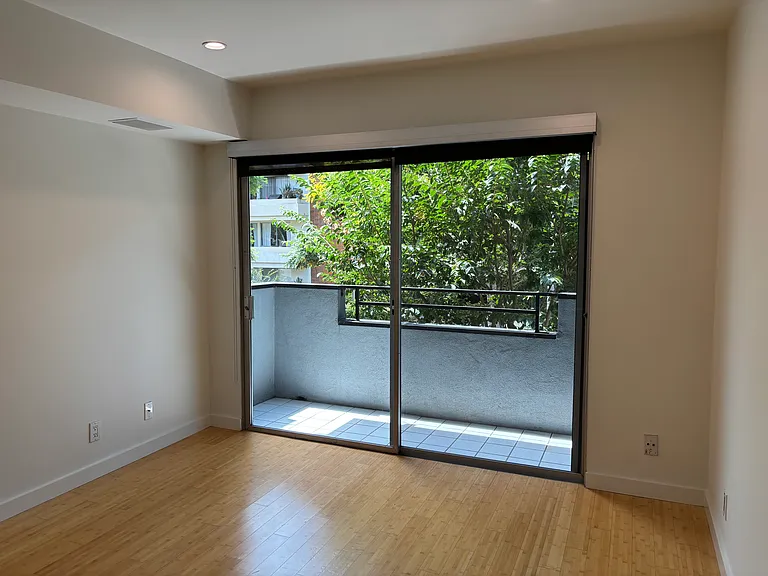 1250 N Kings Rd #301 — Photo 15