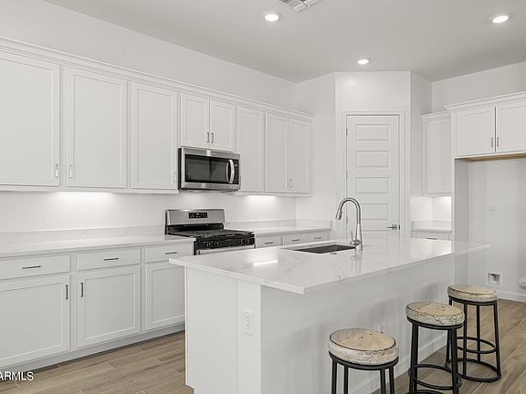 2nd image of 1750 E QUESTA Drive