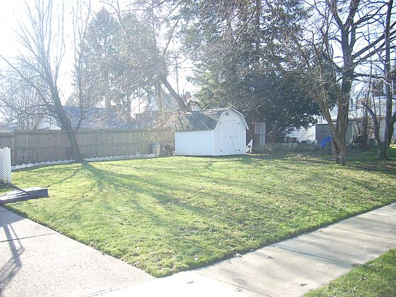 4th image of 440 Sumatra Ave