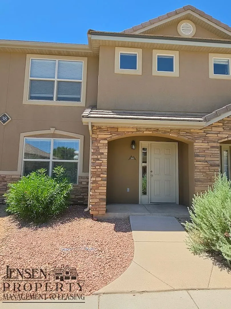 Hidden Valley Town Home — Photo 1