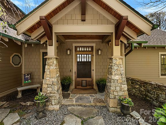 5th image of 110 Soaring Mountain Dr
