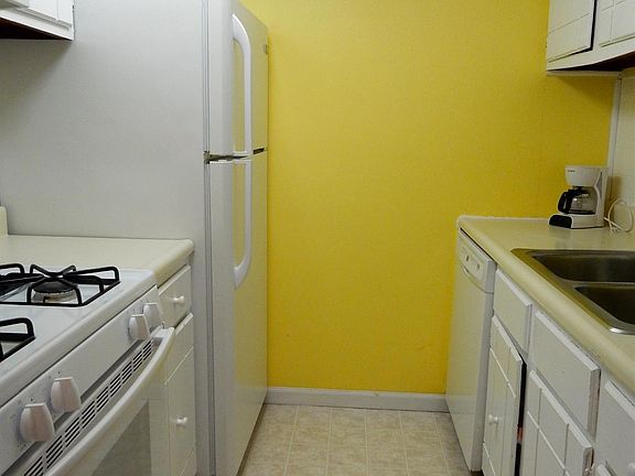 5th image of 175 Malabu Dr APT 104