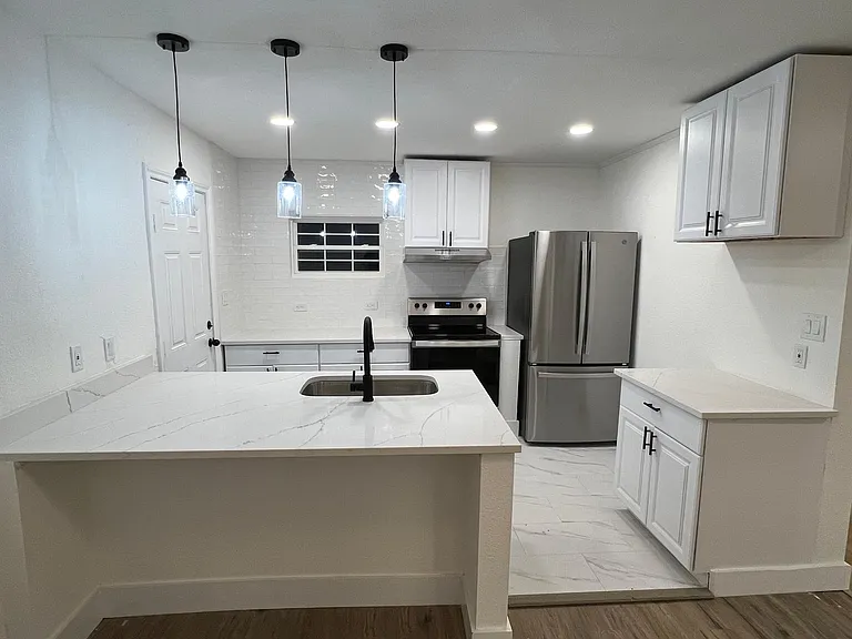 335 Avenue G — Photo 1