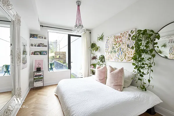 Sold by Warburg | media 19