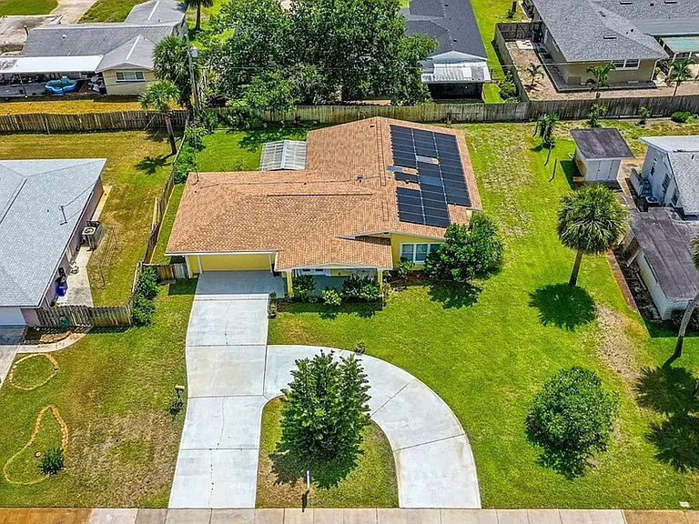 863 Riverside Dr — Photo 5