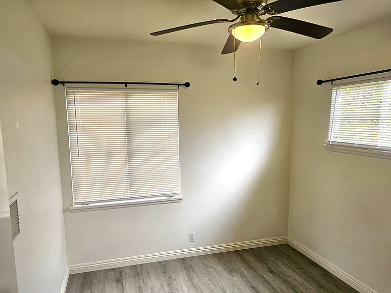 56 N Parkwood Ave #2 — Photo 3