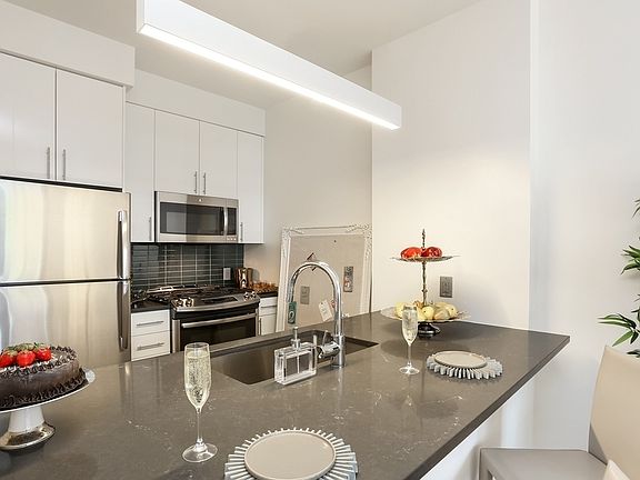 5th image of 180 Myrtle Ave APT 12J
