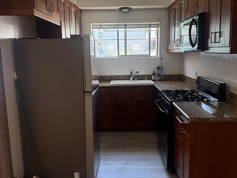 1247 N Flores Ave #12 — Photo 9