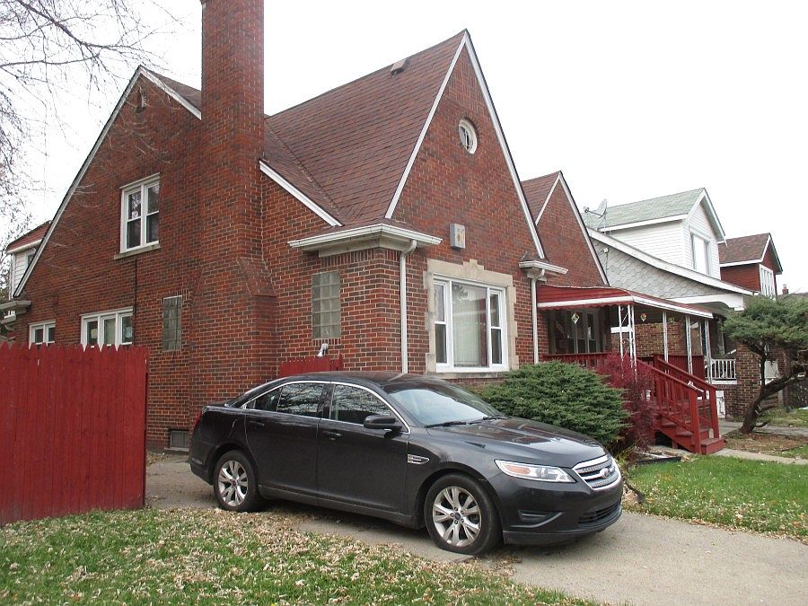 2nd image of 12851 Syracuse St
