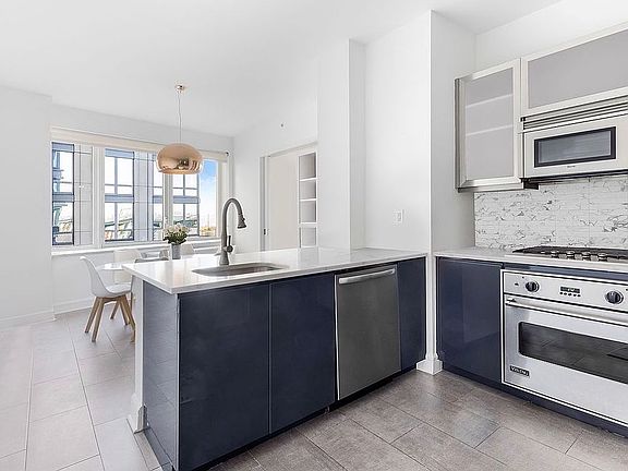 5th image of 80 Riverside Blvd APT 3L