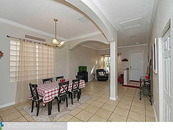 4th image of 5085 Sancerre Cir