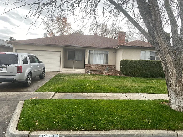 671 E San Carlos Ave — Photo 17