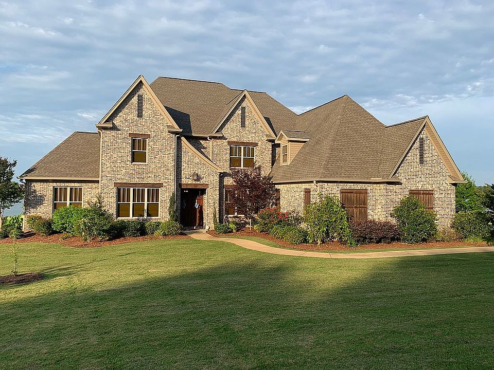Beautiful 5 bed 4 1/2 bath 