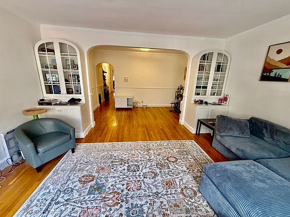 2nd image of 116 Park St APT 2
