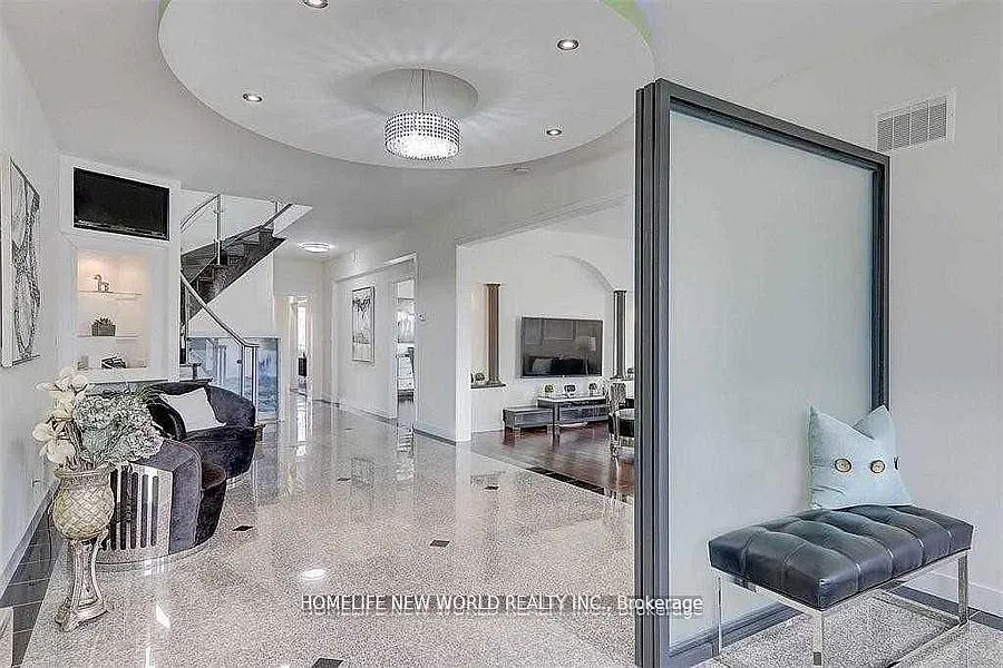 1 bed, $1,300 — Photo 2