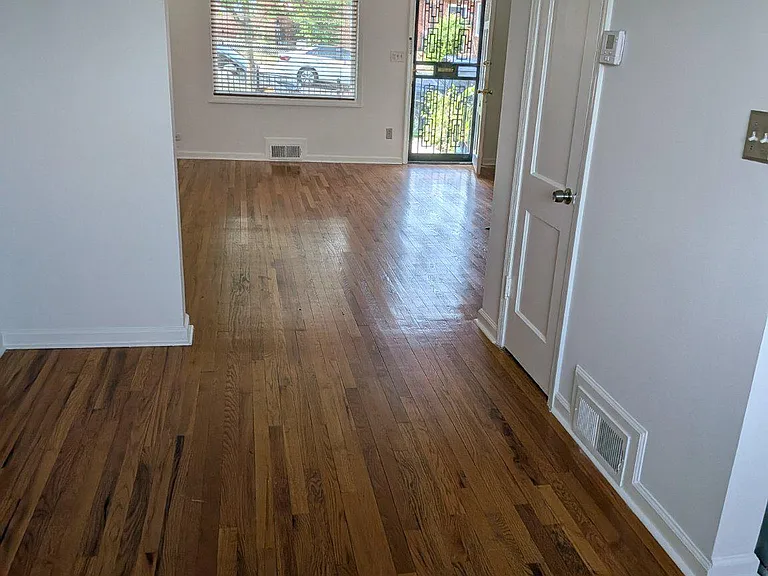 1249 Farragut Pl NE — Photo 5