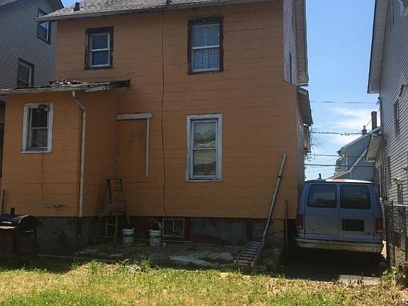 4th image of 14 Laventhal Ave #16