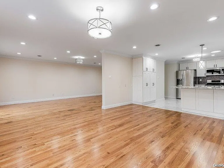 44 W Penn St — Photo 39