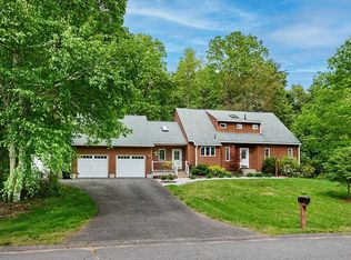 6 Pease Ln, Belchertown, MA 01007