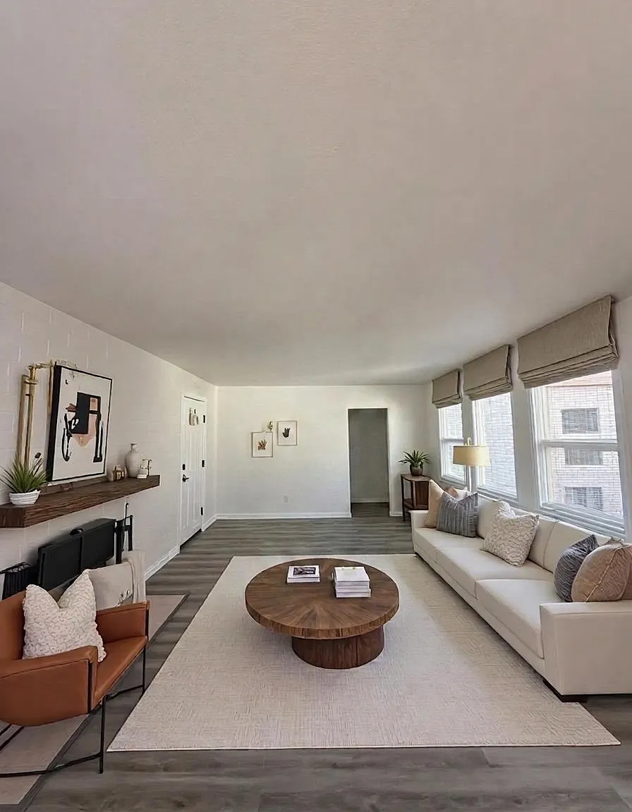10317 Gramercy Pl — Photo 2