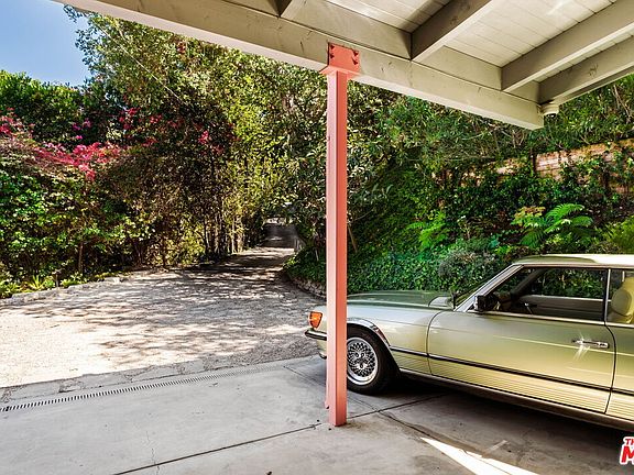 5th image of 7523 Mulholland Dr