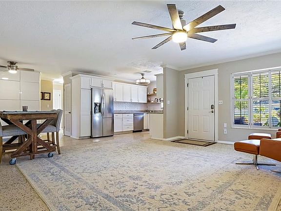 5th image of 9448 Treasure Ln NE