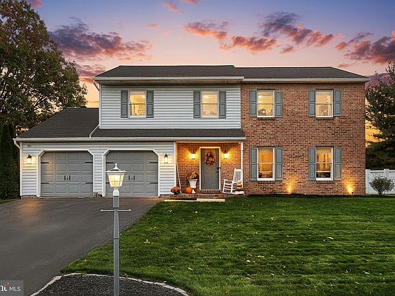 2nd image of 409 White Rose Ln