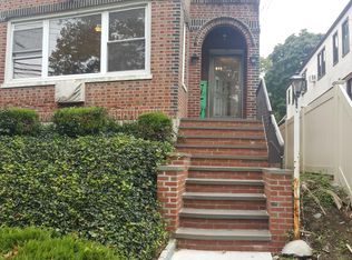 4233 215th St, Bayside, NY 11361