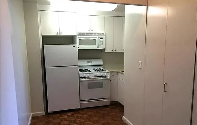 Rented by Solow Realty | media 15