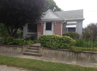 38 Beacon St, Cranston, RI 02910