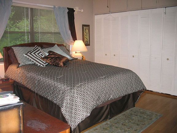 2nd image of 1495 River Hills Cir E