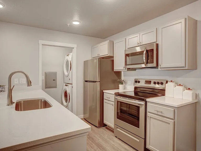 1420 Maple Grove Apartments — Photo 30