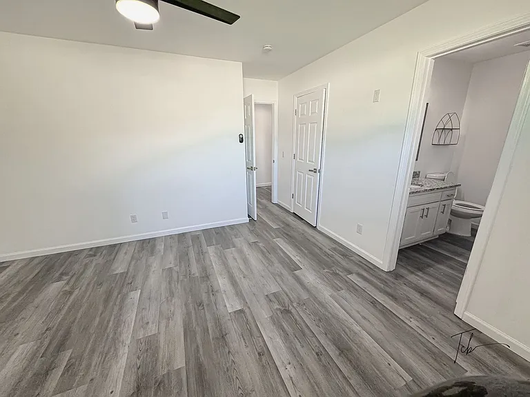11 Holly Dr #B — Photo 24