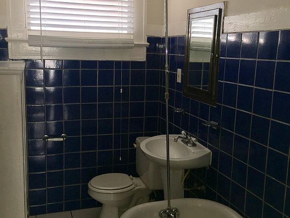 5th image of 201 5th St S APT 2