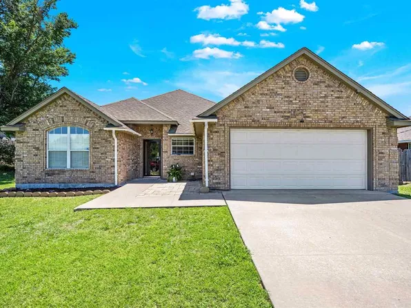 822 NW Hilltop Dr, Lawton, OK 73507