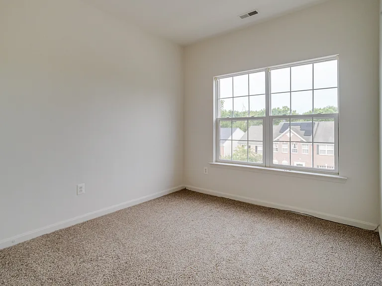 103 Buttonwood Ct — Photo 34