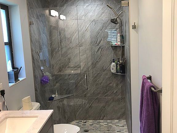 3rd image of 1401 SE 20th Ave