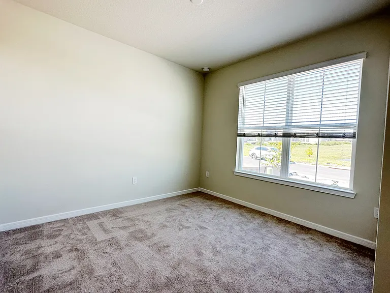 17317 Back Bay Ct — Photo 43