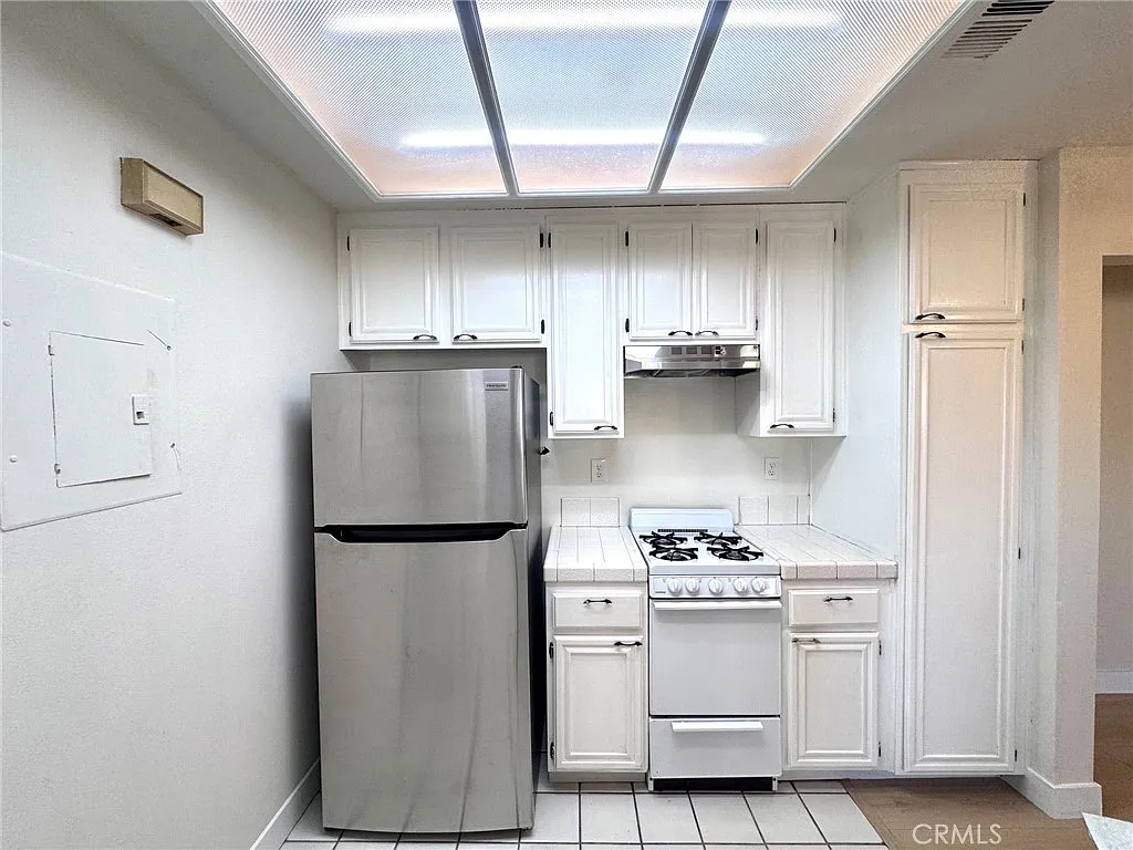 1 bed, 600 sqft, $2,300 — Photo 4