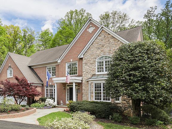 2nd image of 4935 Sunset Ln