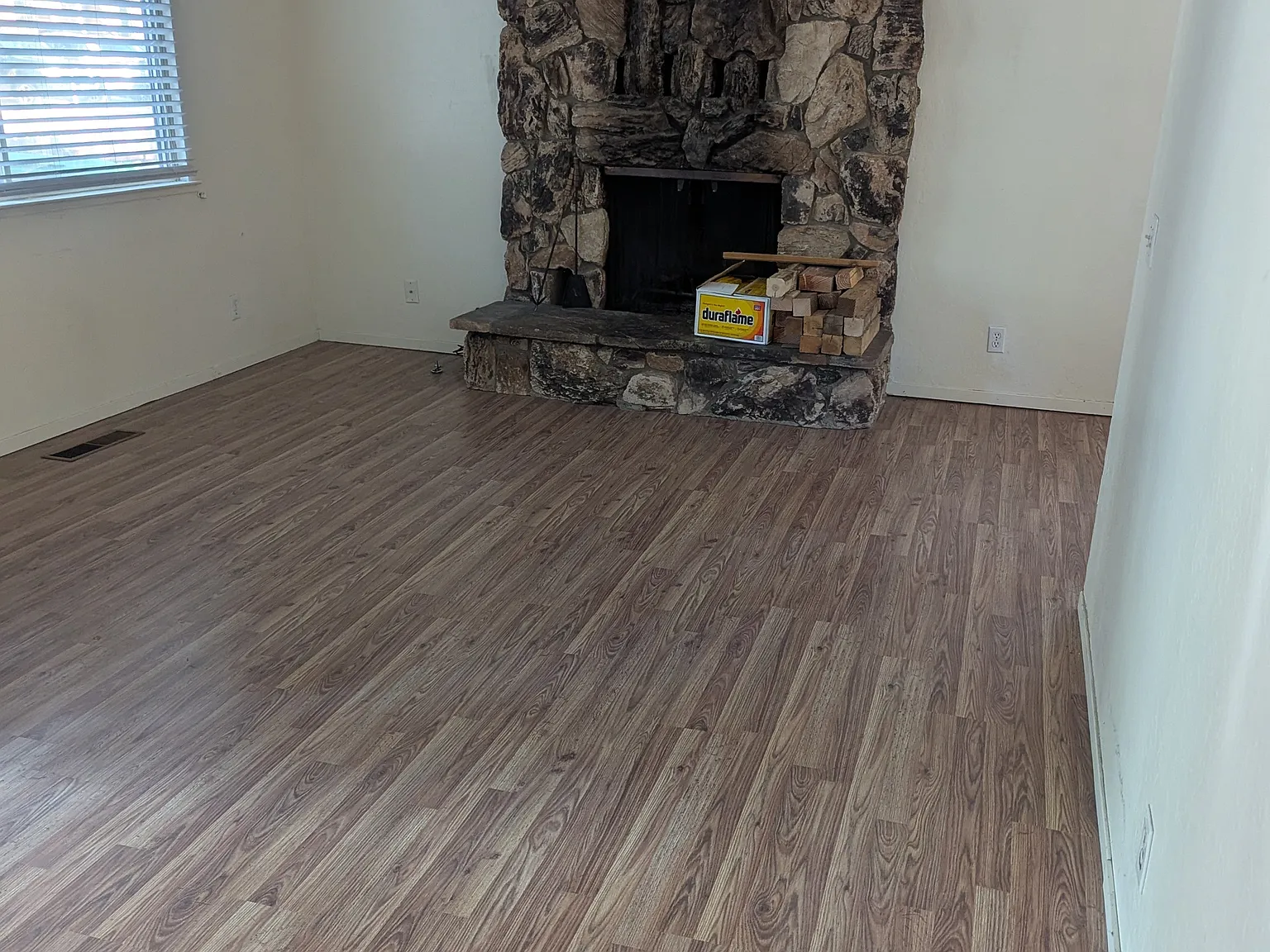 2 bed, 800 sqft, $2,090 — Photo 2