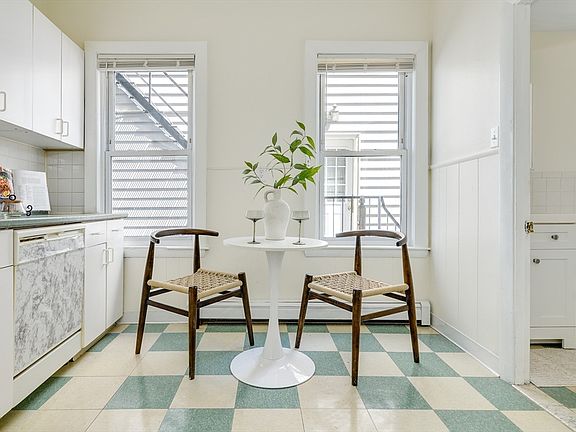 5th image of 313 Elm St #1