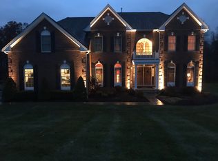140 Shamrock Hills Dr, Wappingers Falls, NY 12590