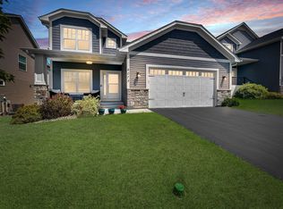 9073 Degler Ln, Chanhassen, MN 55317