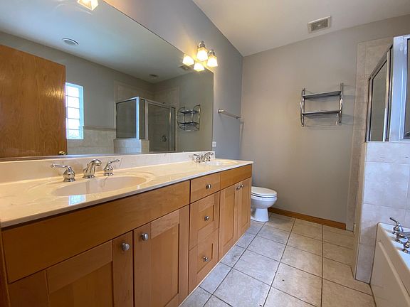 5th image of 847 N Mozart St #1